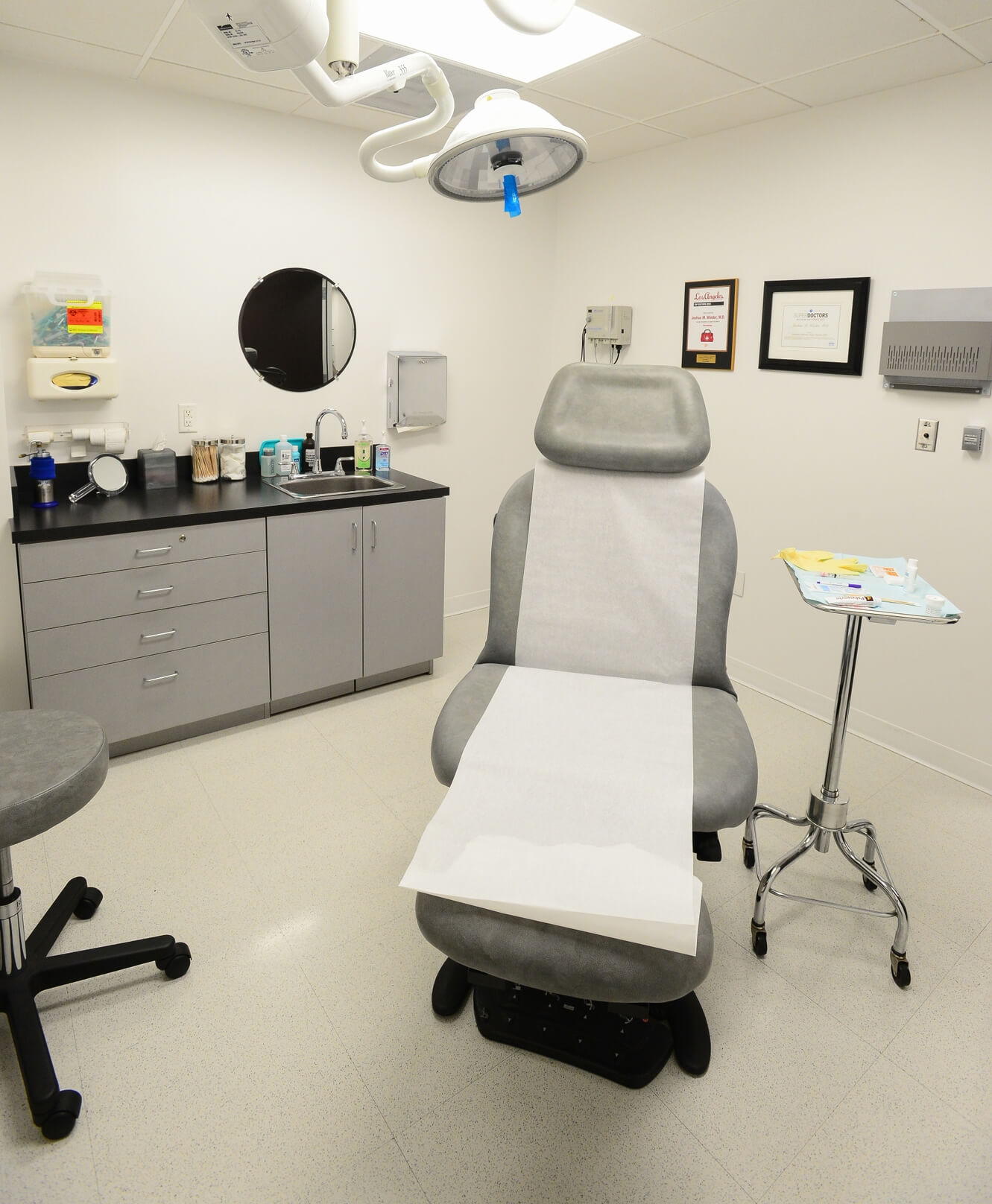 Photo of a Wieder Dermatology treatment room